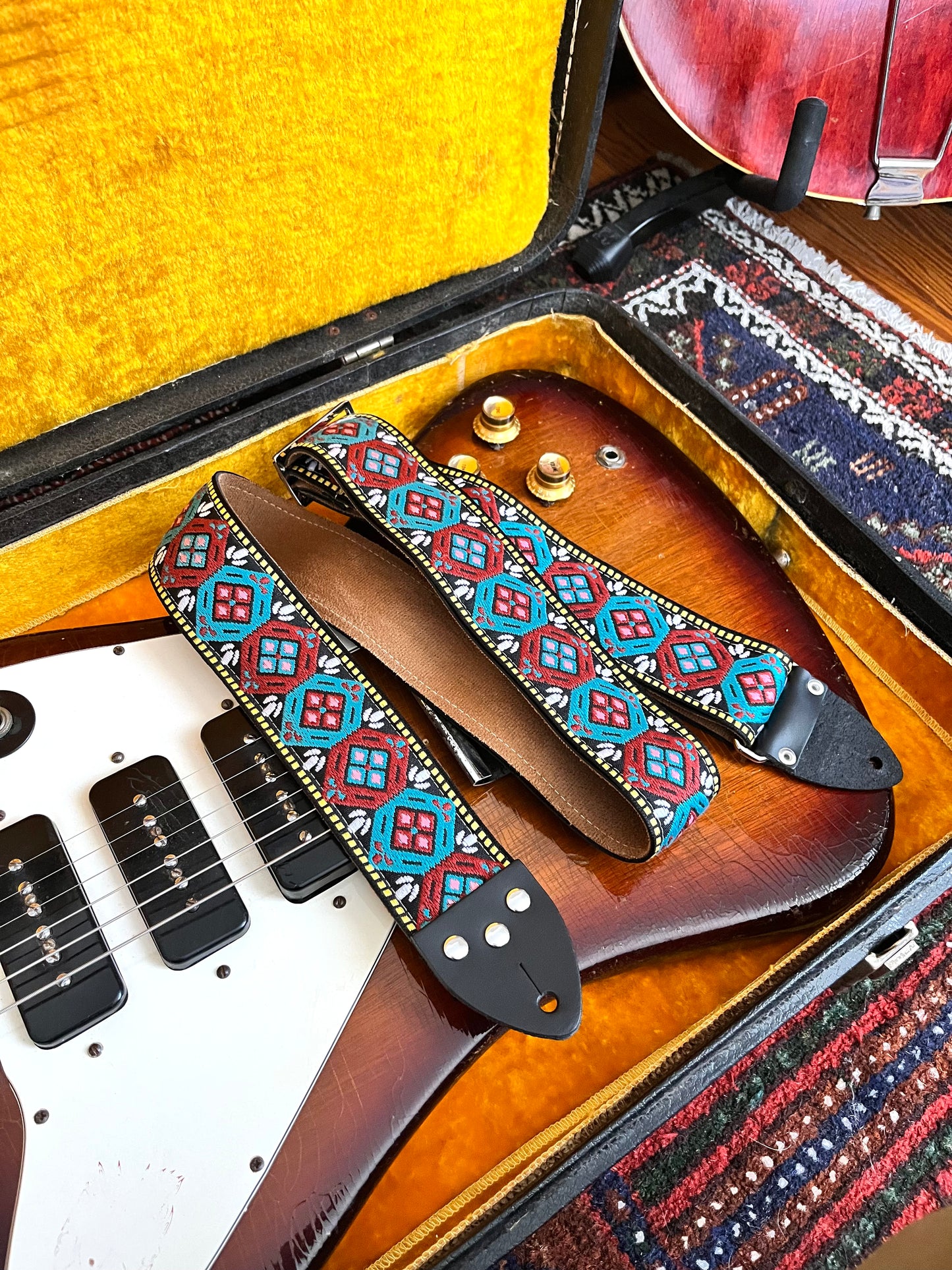 Mauve 'Honeycomb' Guitar/Bass Hippie Strap