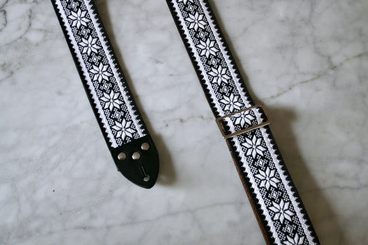 White 'Poinsettia' Guitar/Bass Hippie Strap