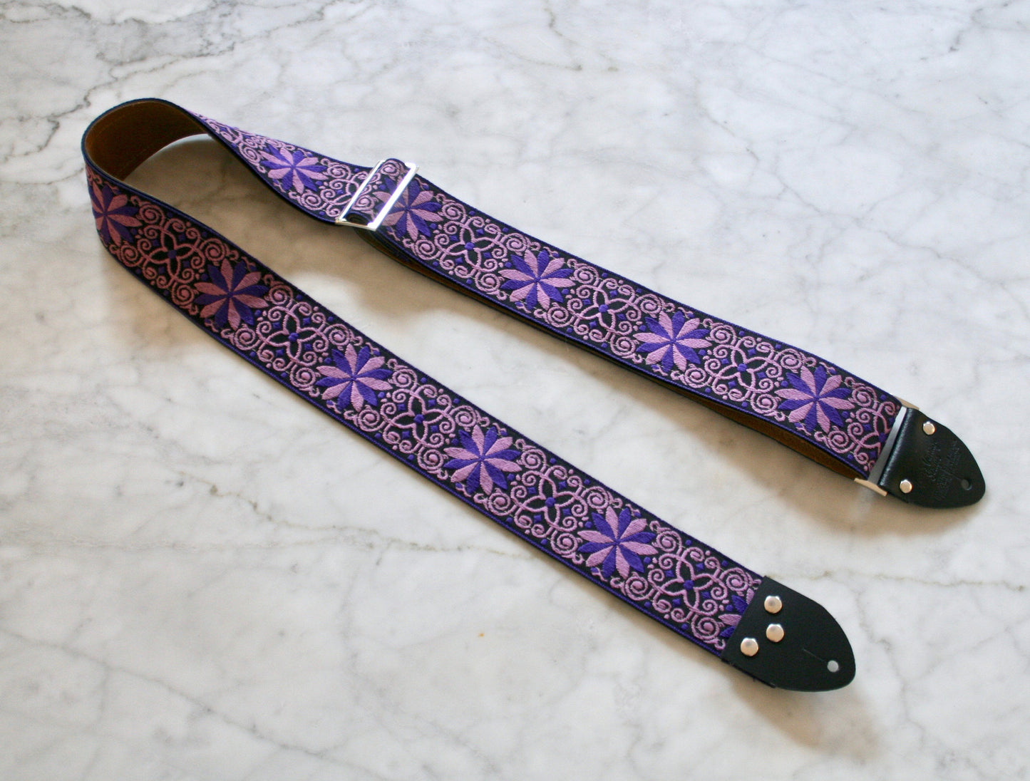 Mauve 'Dresden' Guitar/Bass Hippie Strap