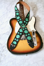 Load image into Gallery viewer, &#39;Smiley&#39; Guitar/Bass Hippie Strap
