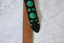 Load image into Gallery viewer, &#39;Smiley&#39; Guitar/Bass Hippie Strap
