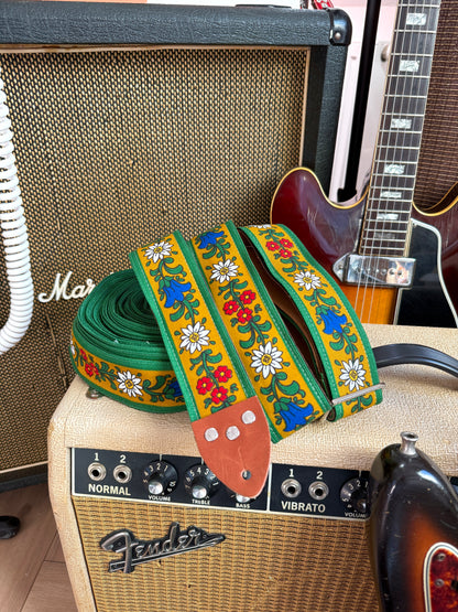 'Blumen' Guitar/Bass Hippie Strap