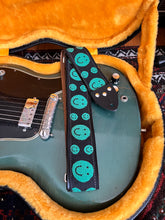 Load image into Gallery viewer, &#39;Smiley&#39; Guitar/Bass Hippie Strap
