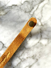 Load image into Gallery viewer, &quot;Tom&#39;s Vintage Straps&quot; Strap Headstock Tie Adapter
