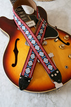 Load image into Gallery viewer, Beck &#39;Pillars&#39; Guitar/Bass Hippie Strap
