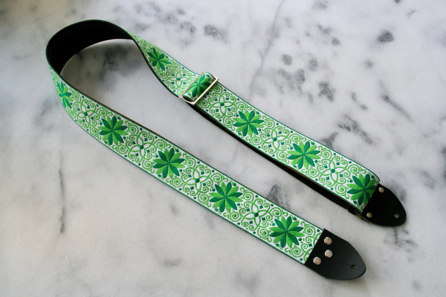 White 'Dresden' Guitar/Bass Hippie Strap