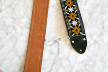 Load image into Gallery viewer, Rooftop&#39; Guitar/Bass Hippie Strap
