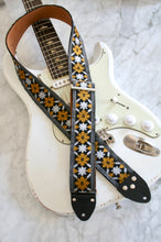Load image into Gallery viewer, Rooftop&#39; Guitar/Bass Hippie Strap
