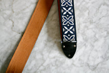 Load image into Gallery viewer, Indigo &#39;Beck&#39; Guitar/Bass Hippie Strap
