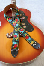 Load image into Gallery viewer, Dahlia&#39; Guitar/Bass Hippie Strap
