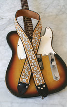 Load image into Gallery viewer, &#39;Greenwich&#39; Guitar/Bass Hippie Strap
