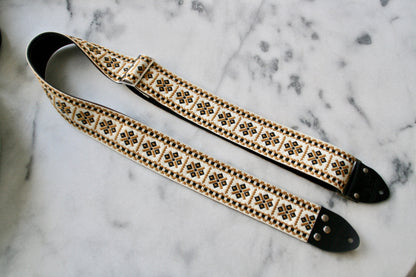 White 'Crossroads' Guitar/Bass Hippie Strap