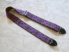 Load image into Gallery viewer, Mauve &#39;Dresden&#39; Guitar/Bass Hippie Strap
